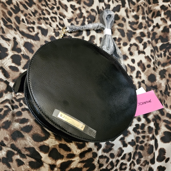 NWT Betsey Johnson ๐ฆ Bat Kitsch Crossbody Bag Halloween Goth - Picture 5 of 7